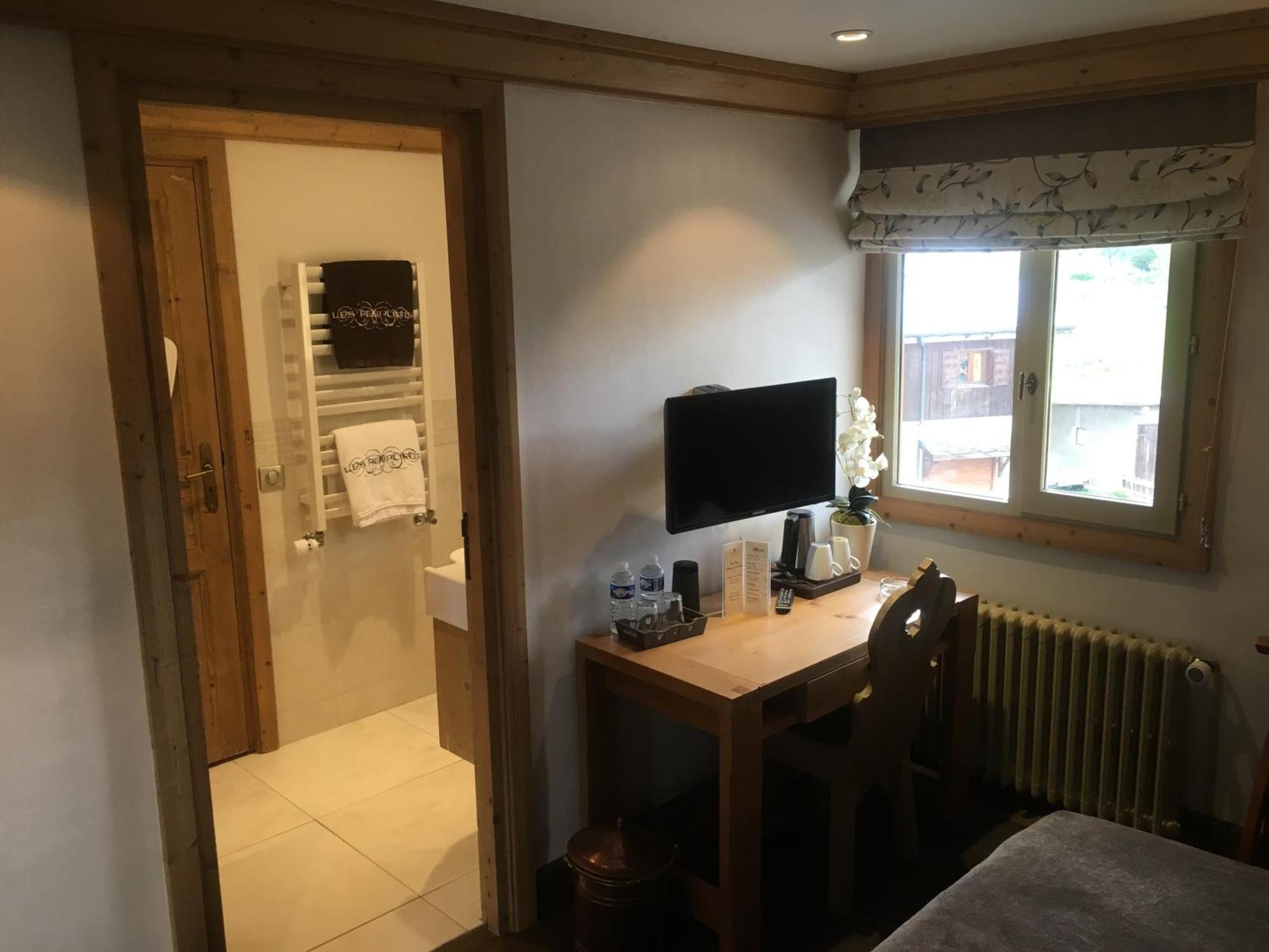 Hotel Les Peupliers Courchevel Esterno foto