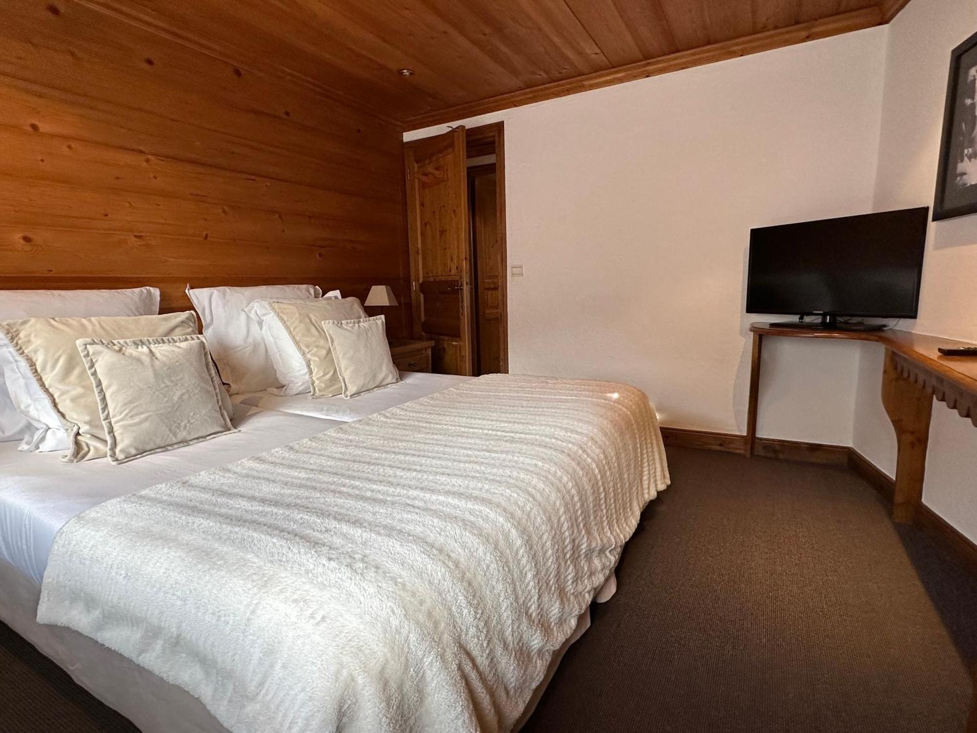 Hotel Les Peupliers Courchevel Esterno foto